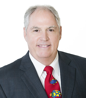 Portrait of Larry Mendez, REALTOR®.